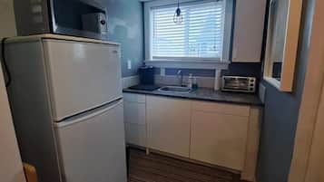 Microwave, stovetop