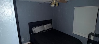 Shared rooms for workers close to the refineries