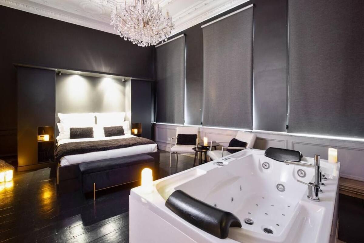 Deluxe Suite | Free WiFi