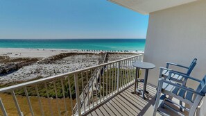 Property grounds - Beautiful Destin on the Gulf 506 w/Beach Service (Destin)