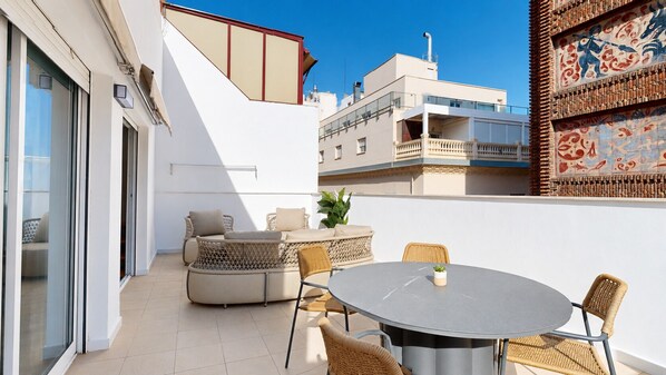 Penthouse, 1 Bedroom, City View | Outdoor dining - MyFlats Marina (Alicante)