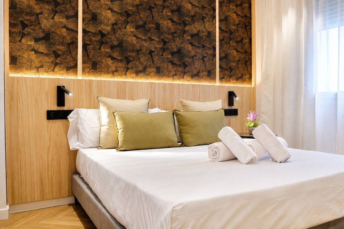 Penthouse, 2 Bedrooms, City View