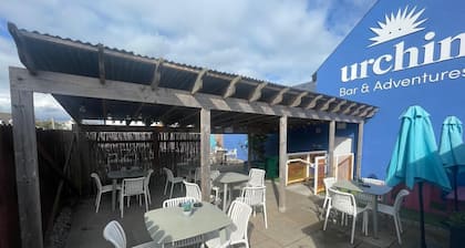 Urchin Loft is a superb 4-bed apartment accommodating up to 12 guests in Ardmore