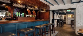 Urchin Loft is a superb 4-bed apartment accommodating up to 12 guests in Ardmore