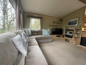 Fireplace - Thorness Cabin Retreat in Cowes (Cowes)