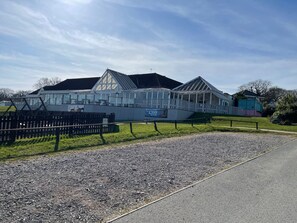 Exterior - Thorness Cabin Retreat in Cowes (Cowes)
