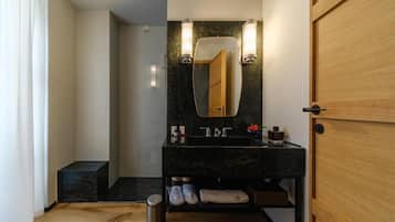 Deluxe-Doppelzimmer, 1 Queen-Bett, Balkon, Stadtblick | Badezimmer
