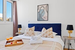 2 bedrooms, desk, iron/ironing board, travel cot - Cosy 2BR - Le Marais & Place des Vosges - Sleeps 4 (Paris)