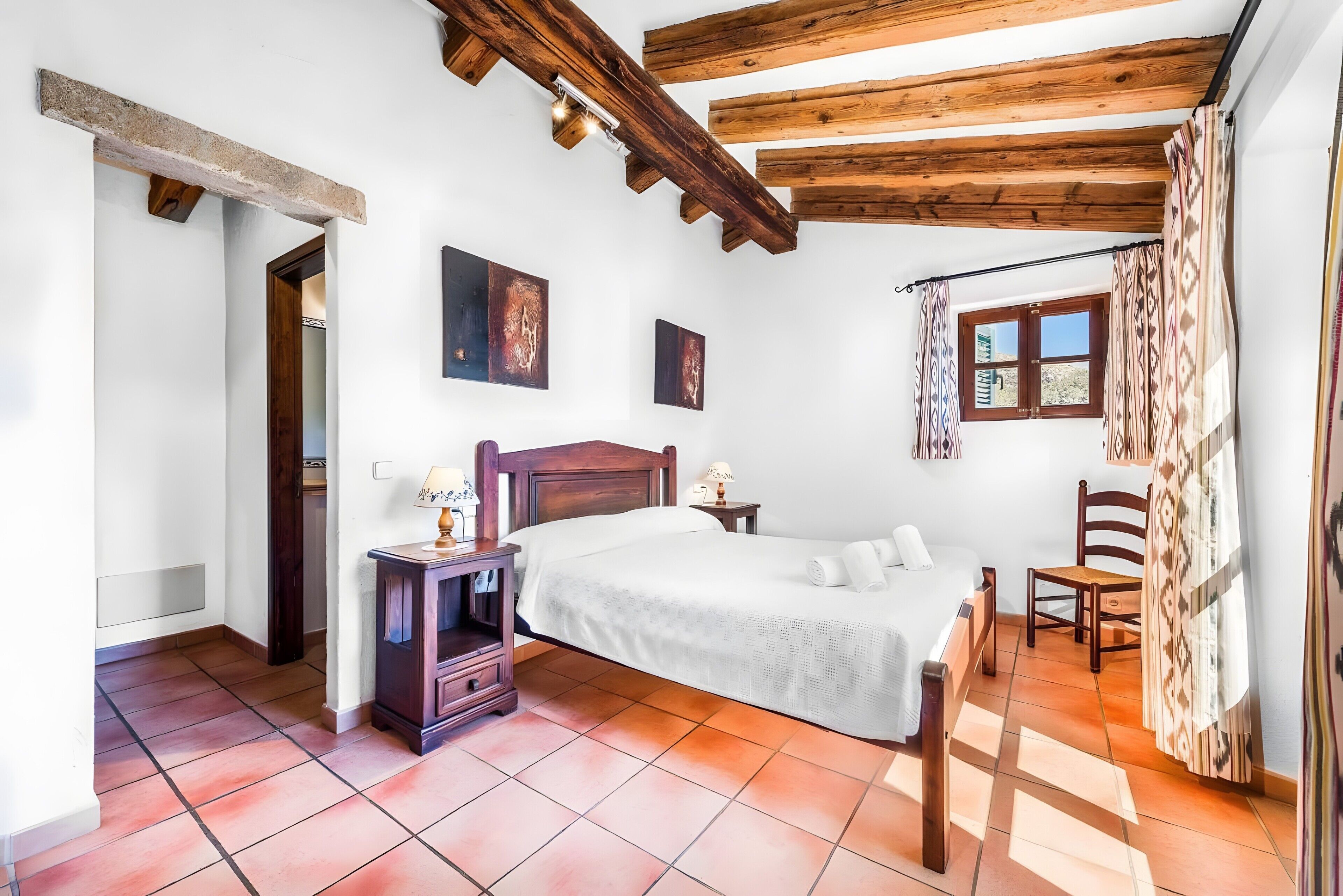 3 bedrooms, WiFi, bed sheets