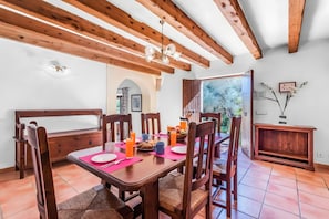 Dining - Villa Tomas in Pollensa with Mountain View, Pool & Wi-Fi (Illes Balears)