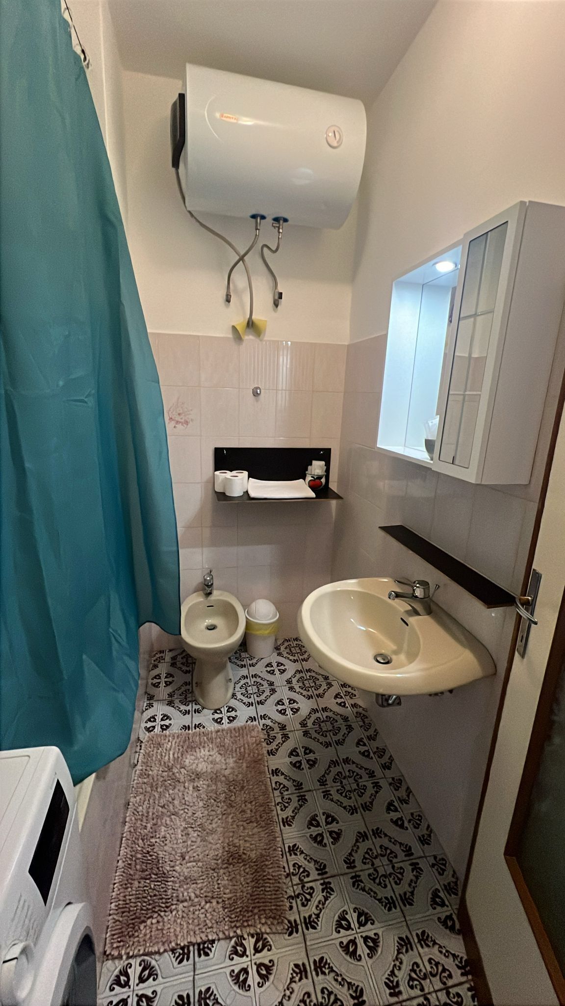 Classic Apartment, Balcony | Bathroom