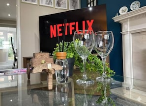 Interior - House Sleeps 6 With Garden and Parking (Leeds)
