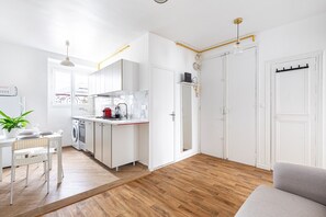 Interior - Elegant 49m² Paris Flat – Ideal for 4 Guests (Paris)