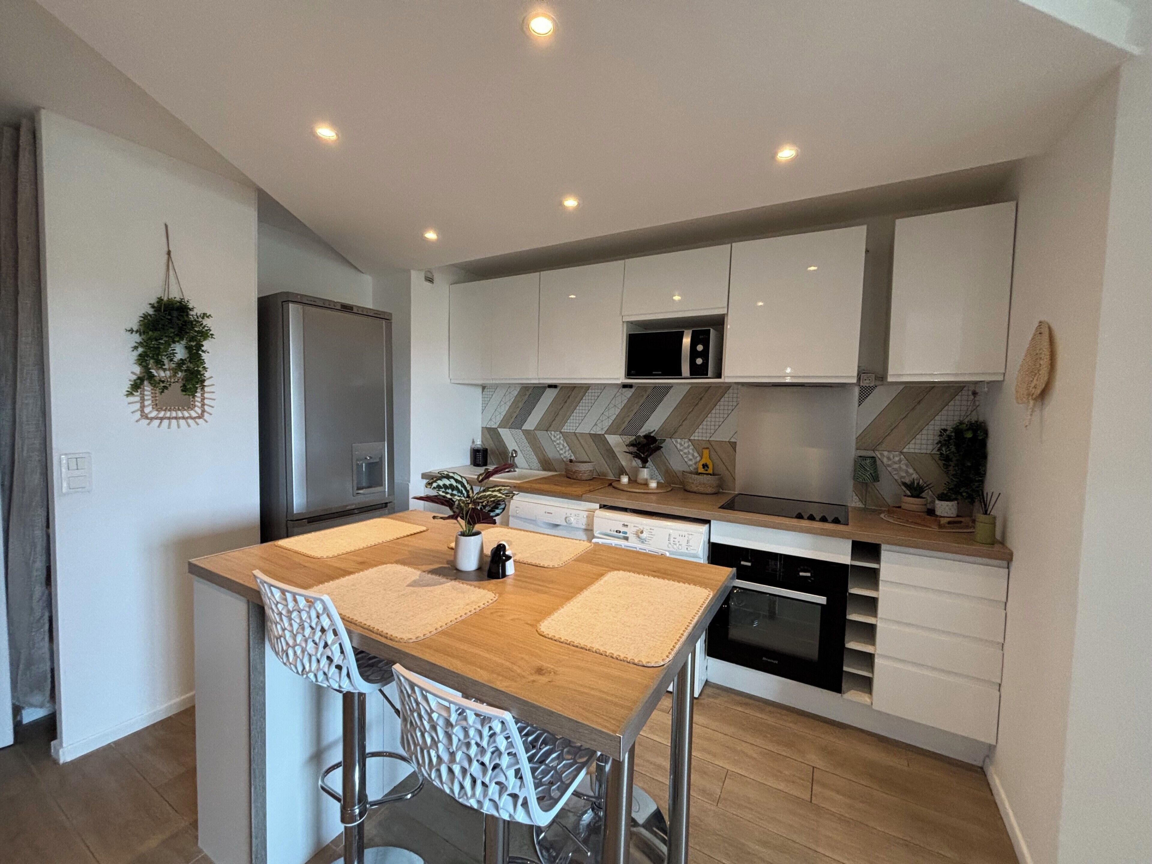 Fridge, microwave, oven, dishwasher