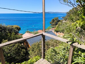 Property grounds - Rustic house with amazing sea view (Le Pradet)