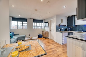 Interior - Central 2 Bedroom Apt by Guestz (Chester)