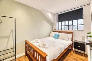 Free WiFi - Central 2 Bedroom Apt by Guestz (Chester)