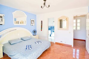 Iron/ironing board, WiFi, bed sheets - Casa Culwick - Apartment in Gran Canaria with Swimming Pool (Mogán)