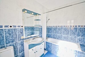 Een douche, een haardroger
