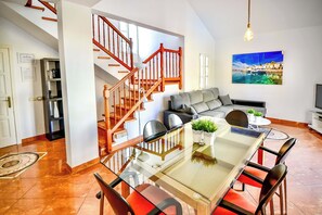 TV - Casa Culwick - Apartment in Gran Canaria with Swimming Pool (Mogán)