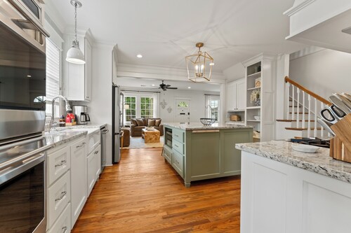 Lux 4BR Home With Putting Green-Game Room-Fire Pit