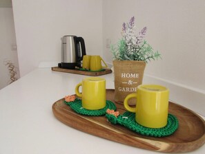 Coffee and/or coffee maker - Room 'Villa Le Palette - Gerani' with Sea View, Wi-Fi and Air Conditioning (Ponza)