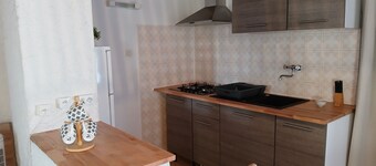Lovely apartment 2 steps from the beach and all amenities!