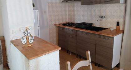 Lovely apartment 2 steps from the beach and all amenities!