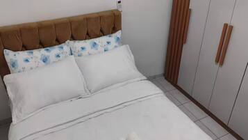 5 quartos, Wi-Fi de cortesia, roupa de cama