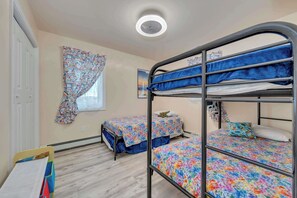 2 bedrooms, WiFi - Sunny Crest Stay – NEW 2BR, Near Beach (Wildwood)