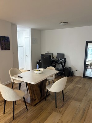 Dining - Epic Summer Rental - Large 1 bdrm with AC & Gym & Central Park! (New York)