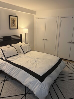 Room - Epic Summer Rental - Large 1 bdrm with AC & Gym & Central Park! (New York)