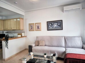 House, 2 Bedrooms, Smoking, Patio | Living room - Orihuela Costa Relax & Sea (Orihuela)