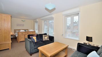 Casa de ciudad clásica, 3 habitaciones | Área de sala de estar