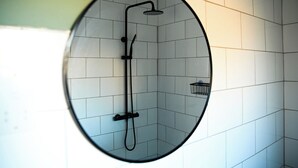 タオル、石鹸、トイレットペーパー