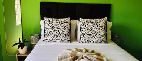 2 bedrooms, iron/ironing board, bed sheets