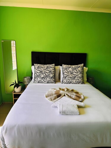 Charming bed & breakfast with AC in Kasane