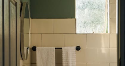 Charming bed & breakfast with AC in Kasane