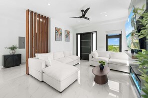 Smart TV, fireplace - Stylish Villa Near Grace Bay, Private Pool & BBQ (Long Bay Hills)