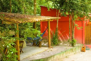House, Smoking | 1 bedroom - Chal 1 com Churrasqueira e Ar a 200m da Praia (Prado)
