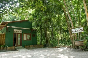 House, Smoking | 1 bedroom - Chal 1 com Churrasqueira e Ar a 200m da Praia (Prado)
