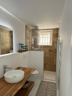 Bathroom - Vrbo Property (Sainte-Maxime)