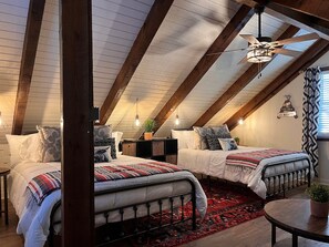 14 bedrooms, desk, iron/ironing board, travel cot - Natural State Cabins - 5 Cabin Listing (Hot Springs)