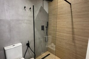 Shower, towels, shampoo - Travel Habitat Jardin Ayora 2 WIFI+AACC (Valencia)