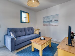TV, ping pong - Cocon Les Bains de Mer 4p: Cottage, walk to beach & center (Saint-Gilles-Croix-de-Vie)