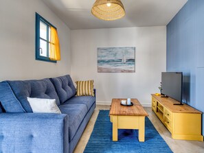 TV, ping pong - Cocon Les Bains de Mer 4p: Cottage, walk to beach & center (Saint-Gilles-Croix-de-Vie)
