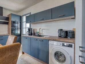 Kühlschrank, Mikrowelle, Ofen, Geschirrspüler