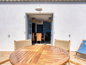Outdoor dining - Maison Les Bains de Mer 6p: Spa, walk to beach & center (Saint-Gilles-Croix-de-Vie)
