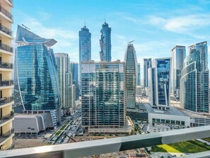 Property grounds - Skyline View High-Floor Apartment mit Pool (Dubai)