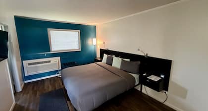The Writer`s Room at The Cedar